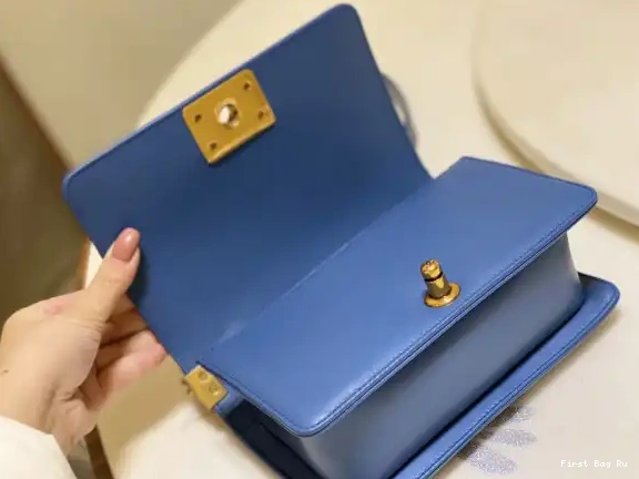 First Bag Ru BOY CHANEL BAG 20CM 0504